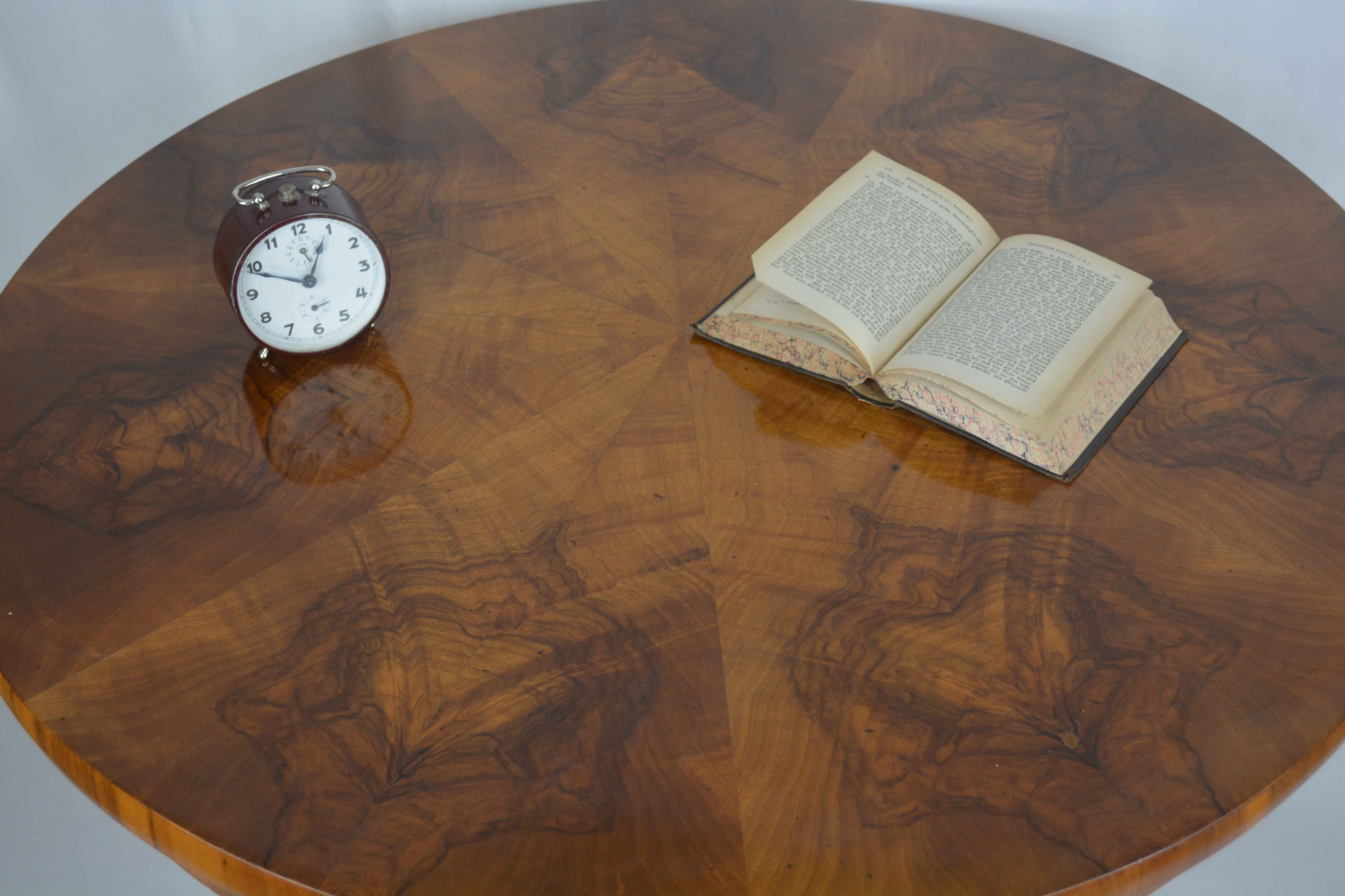 Antikes Möbelstück