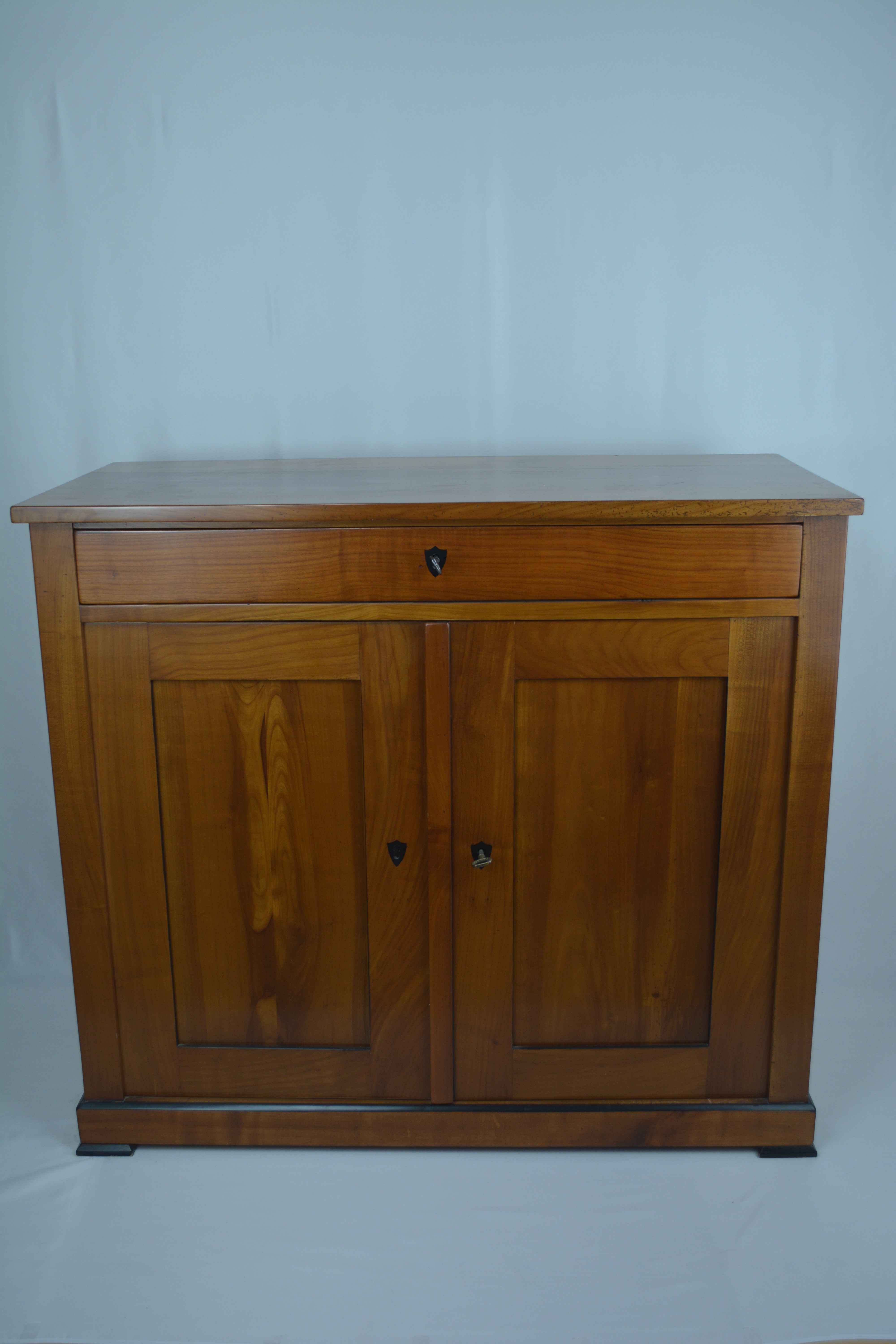 Antikes Möbelstück